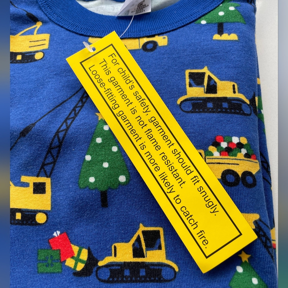 Hanna Anderson - Christmas trucks - Pajama top - Size 14-16 - Picture 6 of 9